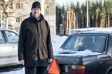 Bussresenär Fred Stövset med sin bil