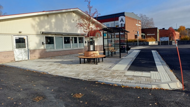 Utsidan av Boliden Busstation efter renovering