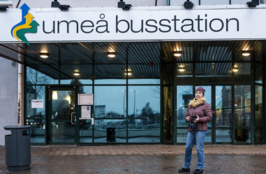 Bussresenär Heidi vid Umeå Busstation